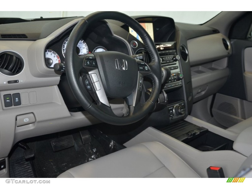 2015 Pilot Touring - Alabaster Silver Metallic / Gray photo #11