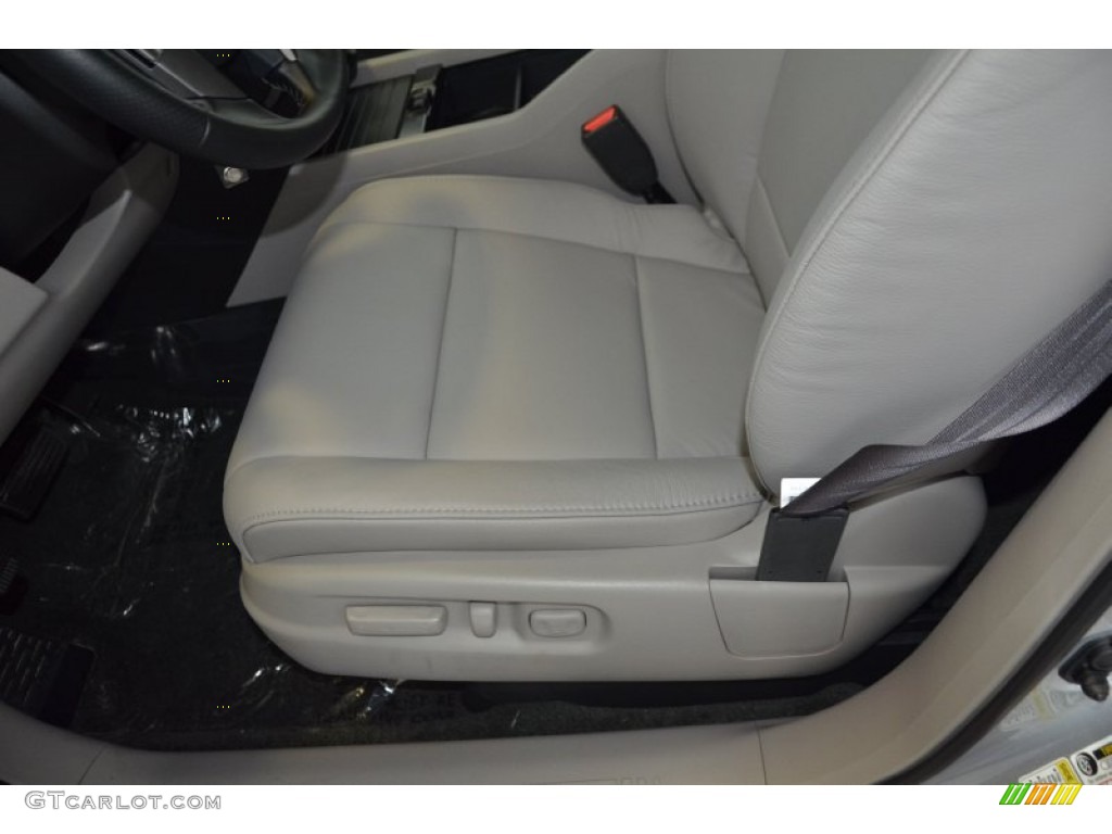 2015 Pilot Touring - Alabaster Silver Metallic / Gray photo #12