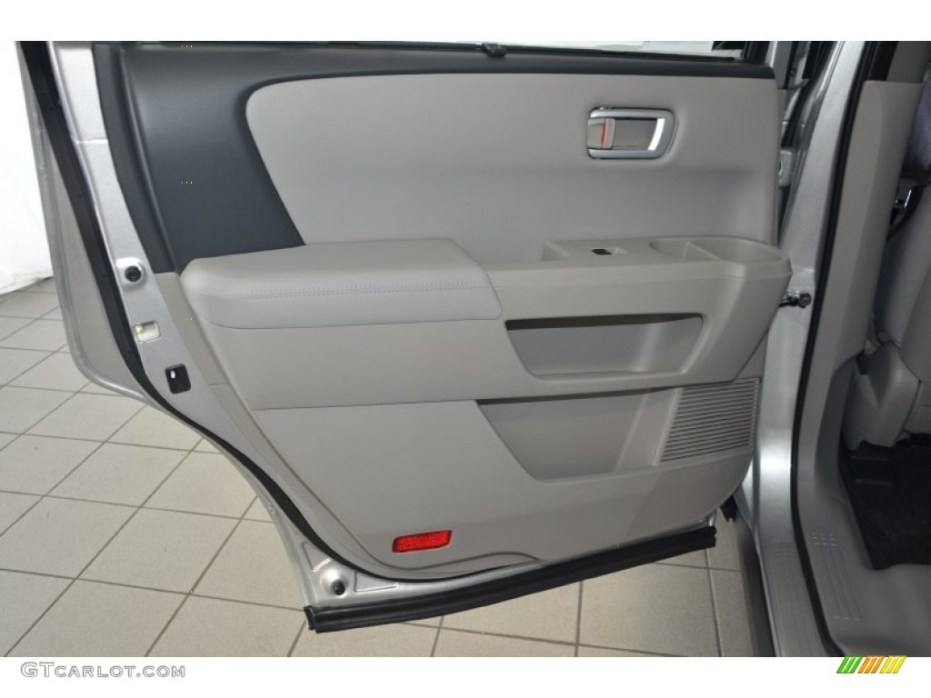 2015 Pilot Touring - Alabaster Silver Metallic / Gray photo #22