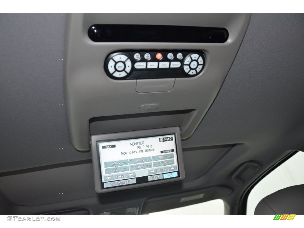 2015 Pilot Touring - Alabaster Silver Metallic / Gray photo #25