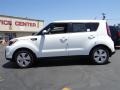 2014 Clear White Kia Soul 1.6  photo #5