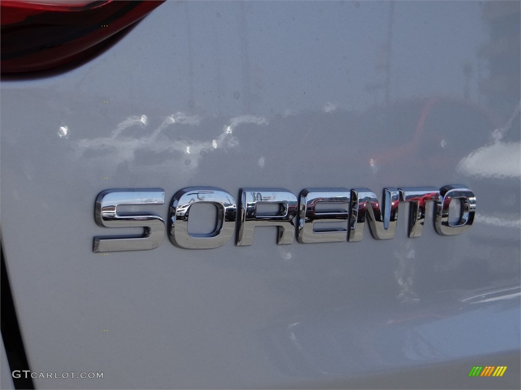 2015 Sorento LX - Bright Silver / Black photo #7