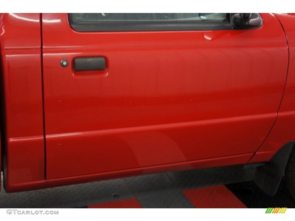 2000 Ranger XL Regular Cab - Bright Red / Medium Graphite photo #50