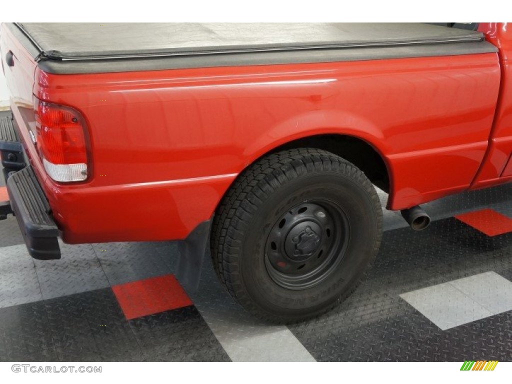 2000 Ranger XL Regular Cab - Bright Red / Medium Graphite photo #51