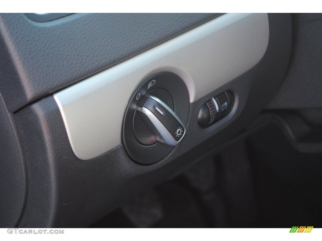 2014 Jetta SE Sedan - Platinum Gray Metallic / Titan Black photo #25
