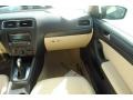 Black - Jetta SE Sedan Photo No. 13