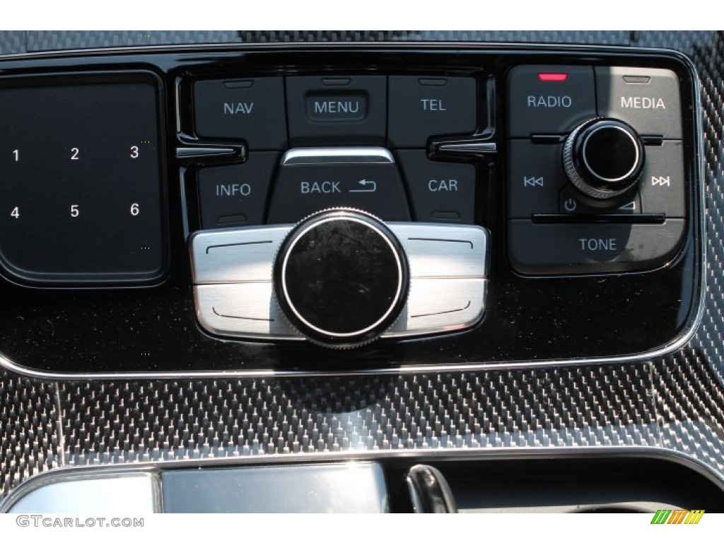 2015 Audi S8 quattro S Controls Photo #96330402