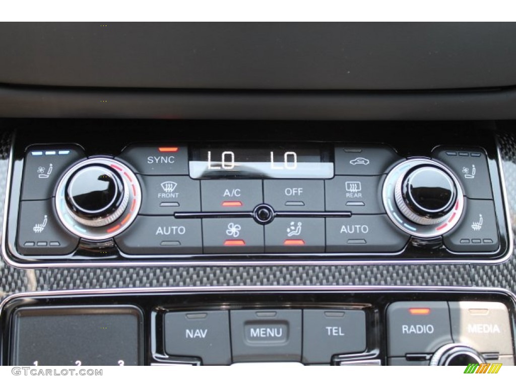 2015 Audi S8 quattro S Controls Photo #96330419