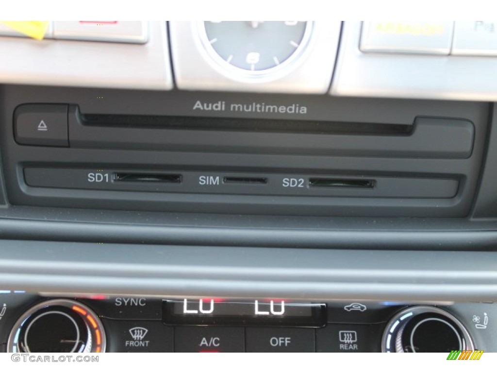 2015 Audi S8 quattro S Controls Photo #96330423