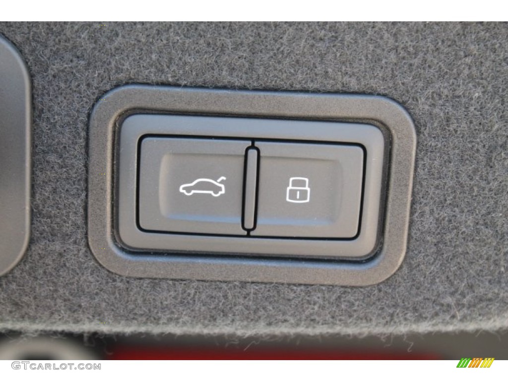2015 Audi S8 quattro S Controls Photo #96330690