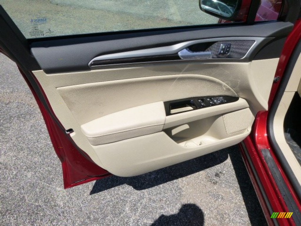 2015 Ford Fusion SE Dune Door Panel Photo #96338501