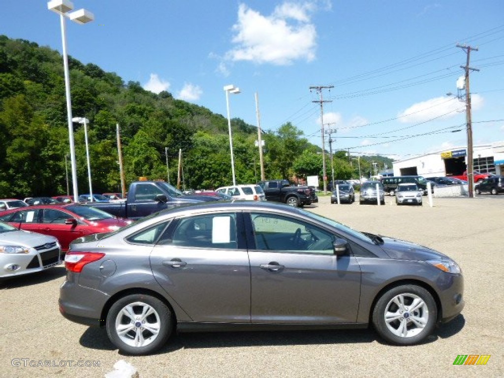 2014 Focus SE Sedan - Sterling Gray / Charcoal Black photo #1