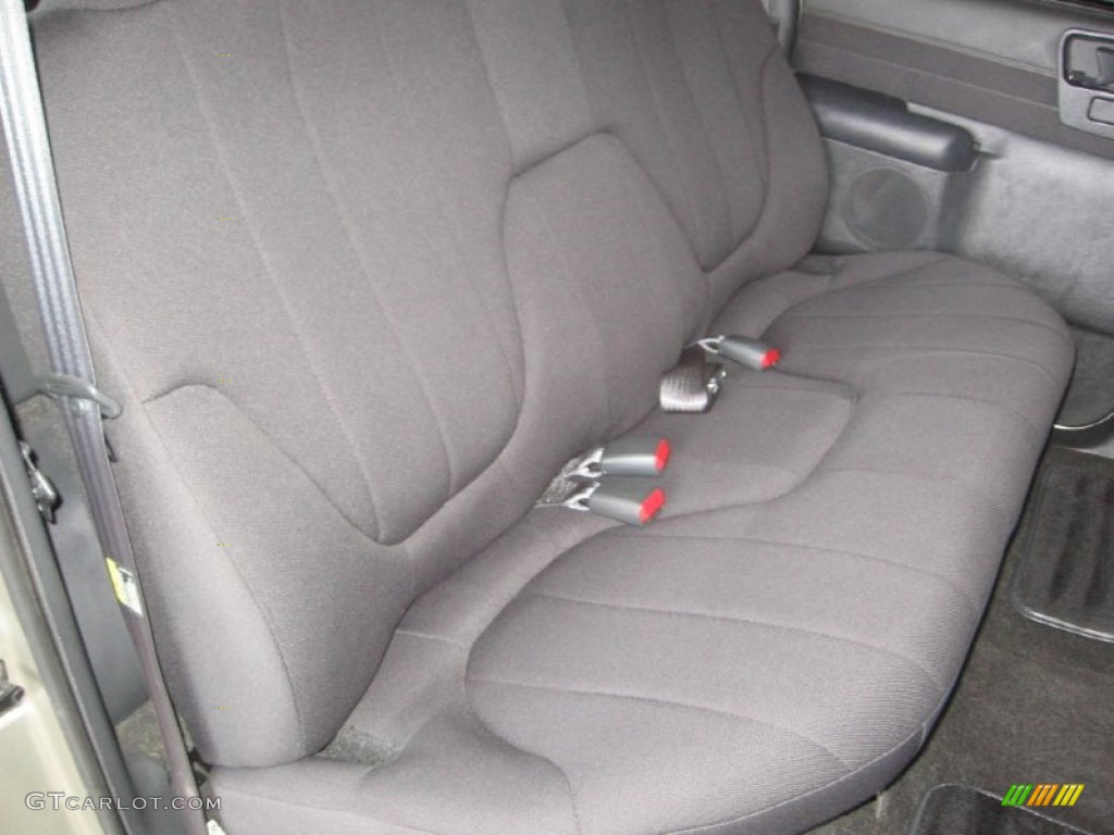 2004 S10 LS Crew Cab 4x4 - Light Pewter Metallic / Graphite photo #14