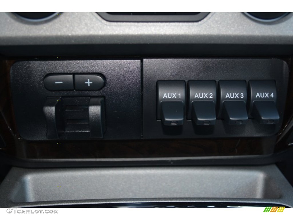 2015 Ford F350 Super Duty Platinum Crew Cab 4x4 DRW Controls Photo #96345125