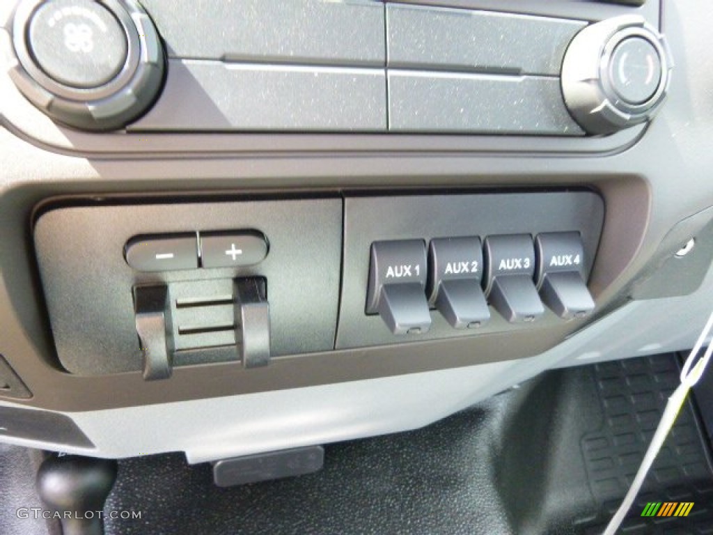 2015 Ford F350 Super Duty XL Regular Cab 4x4 Controls Photo #96345248