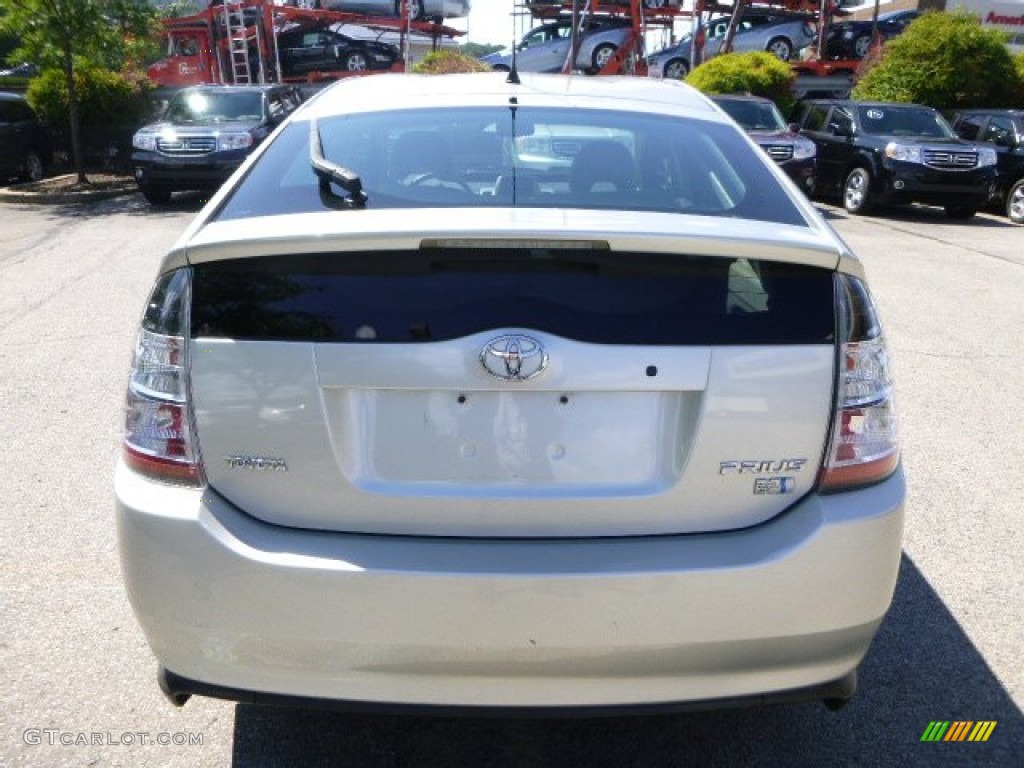 2005 Prius Hybrid - Millenium Silver Metallic / Gray/Burgundy photo #4