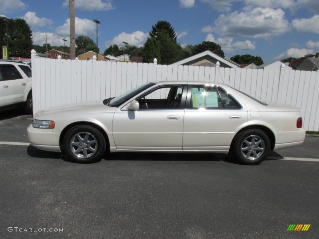 2002 Seville SLS - White Diamond / Neutral Shale photo #2