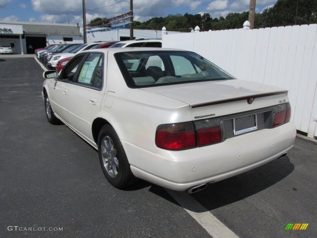 2002 Seville SLS - White Diamond / Neutral Shale photo #4
