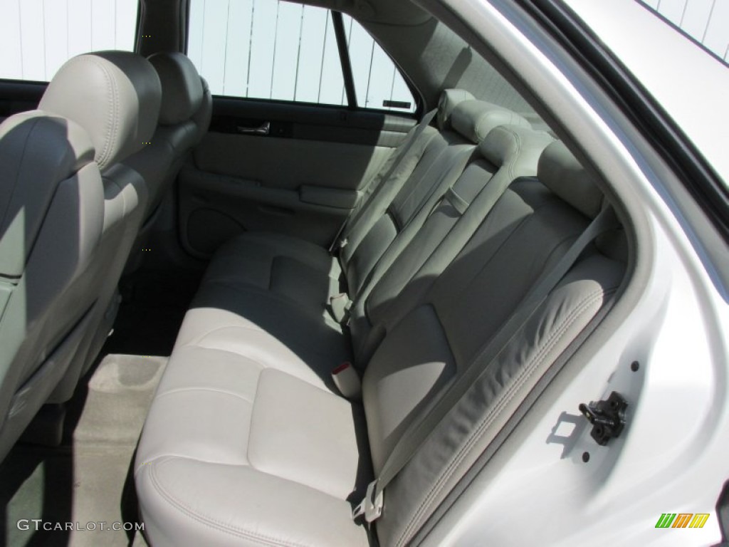 2002 Seville SLS - White Diamond / Neutral Shale photo #13