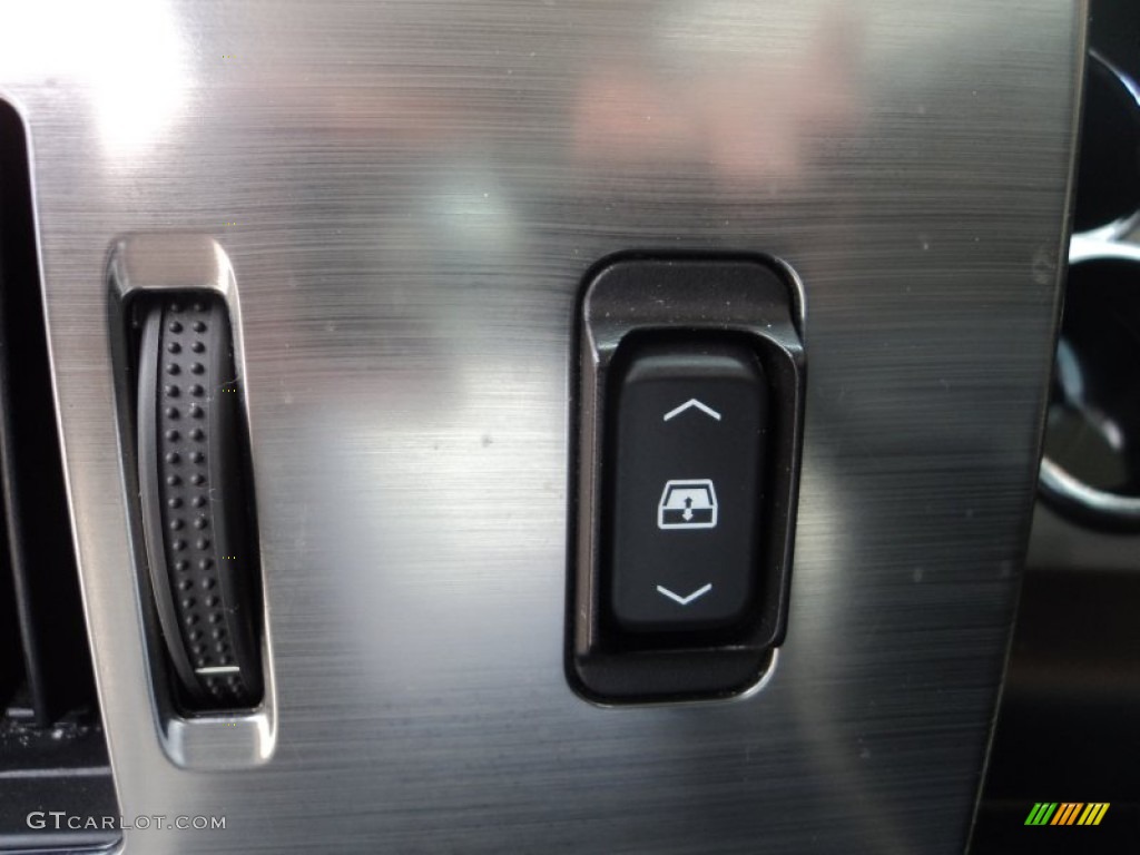 2008 Hummer H2 SUT Controls Photo #96357323