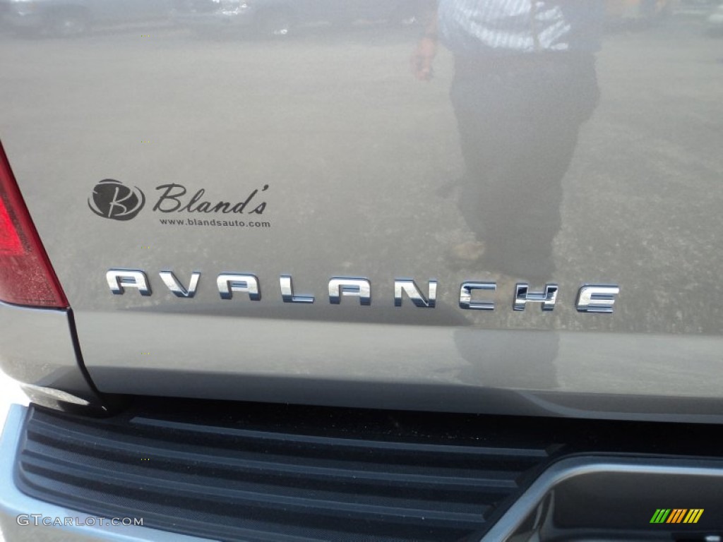 2012 Avalanche LS 4x4 - Graystone Metallic / Ebony photo #26