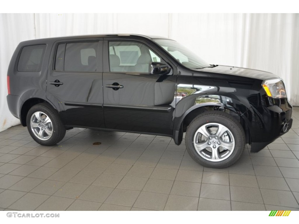 2015 Pilot SE - Crystal Black Pearl / Gray photo #4