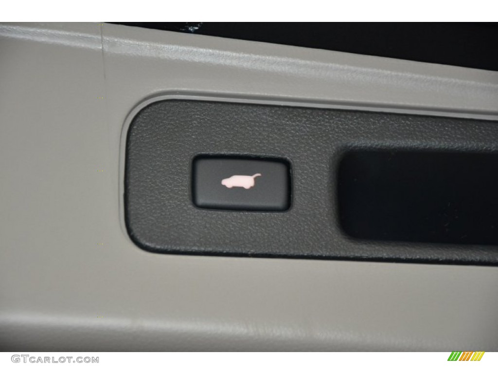 2015 Pilot SE - Crystal Black Pearl / Gray photo #25