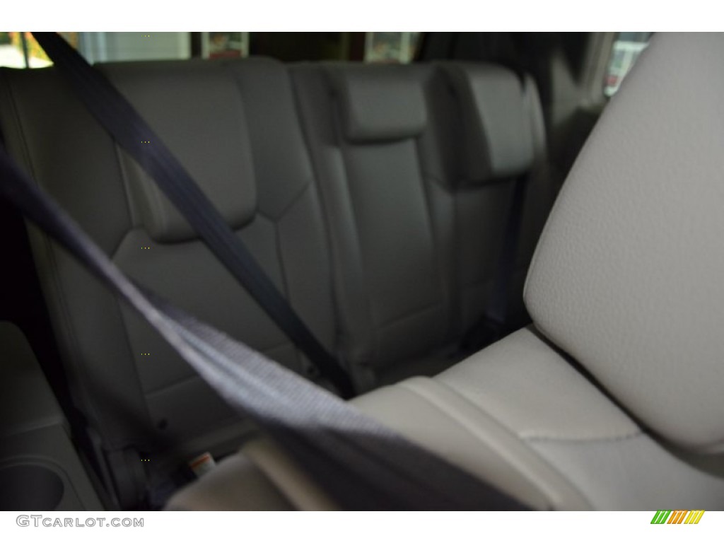 2015 Pilot SE - Crystal Black Pearl / Gray photo #26