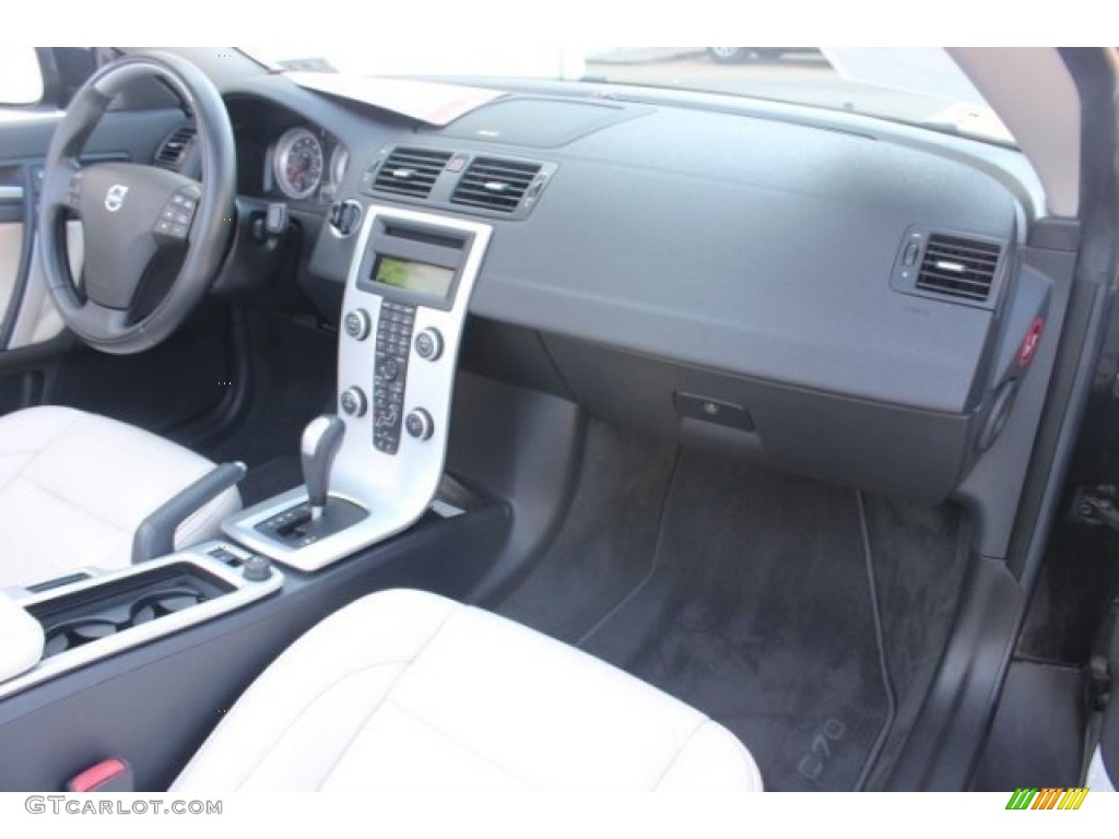 2011 C70 T5 - Black / Soverign Hide Calcite Leather/Off Black photo #32