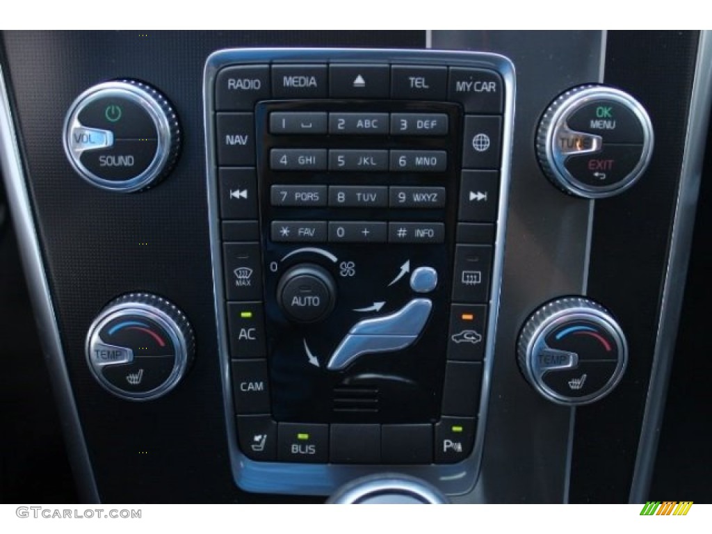 2015 Volvo XC60 T6 AWD R-Design Controls Photo #96363924