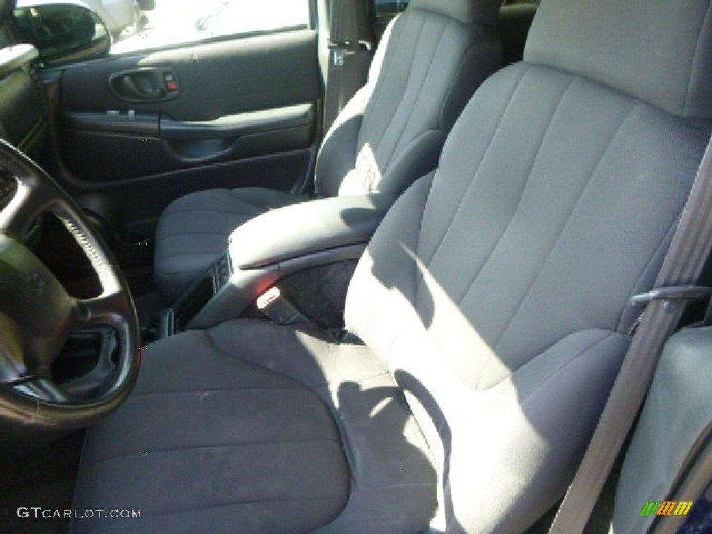 2004 S10 LS Crew Cab 4x4 - Indigo Blue Metallic / Graphite photo #8