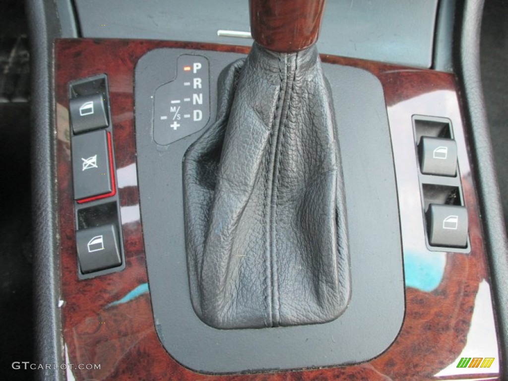 2005 BMW 3 Series 330xi Sedan Transmission Photos