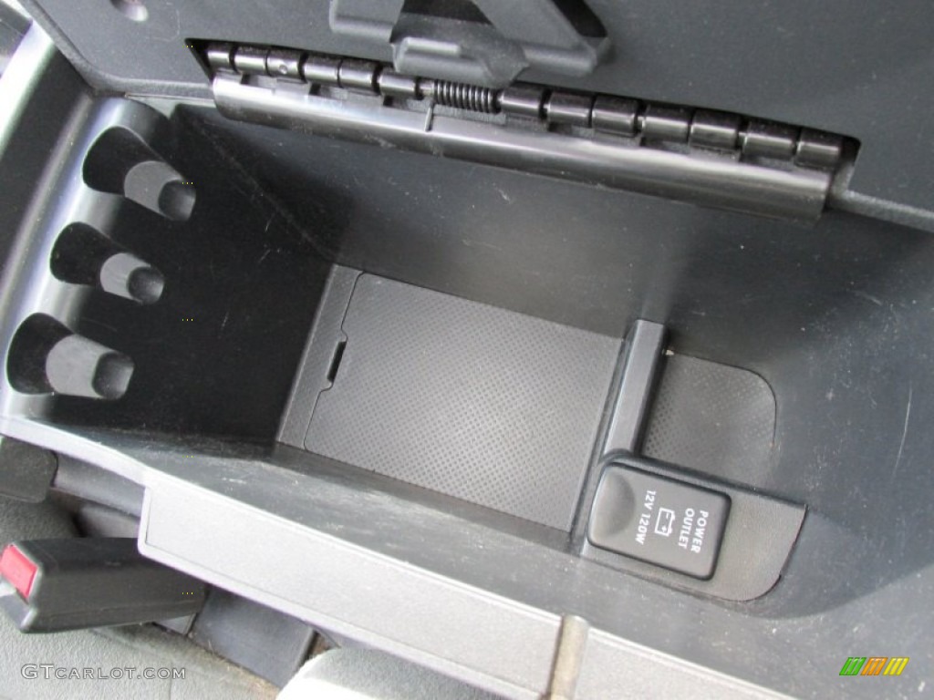 2007 Eclipse GS Coupe - Liquid Silver Metallic / Medium Gray photo #21