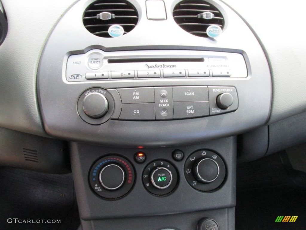 2007 Eclipse GS Coupe - Liquid Silver Metallic / Medium Gray photo #24