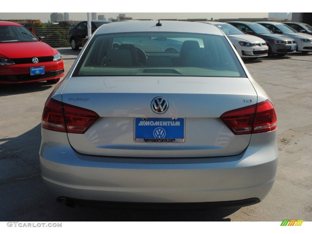 2014 Passat 1.8T S - Reflex Silver Metallic / Moonrock photo #3