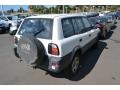 Natural White - RAV4 4WD Photo No. 2