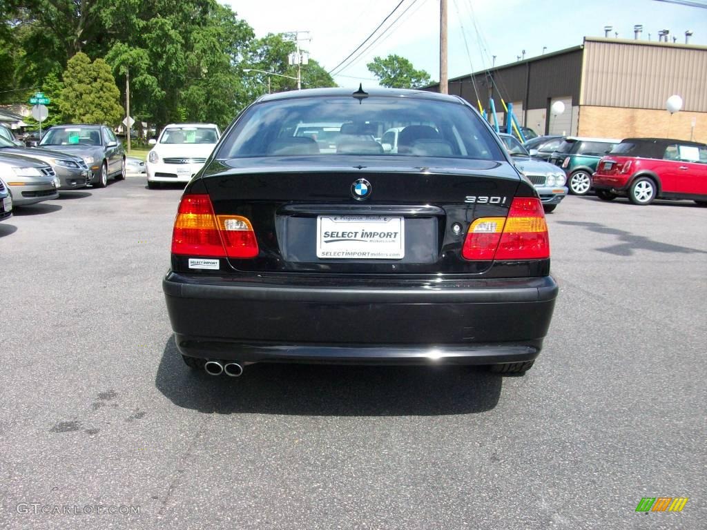 2004 3 Series 330i Sedan - Black Sapphire Metallic / Black photo #10