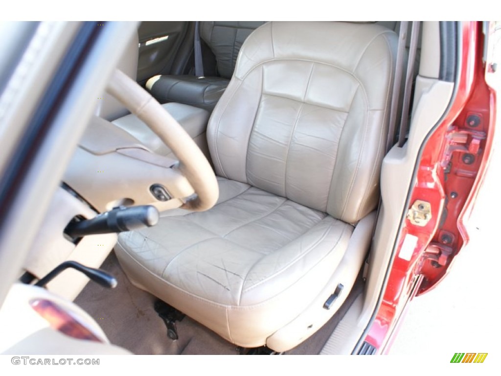 2001 Grand Cherokee Limited 4x4 - Inferno Red Crystal Pearl / Sandstone photo #13