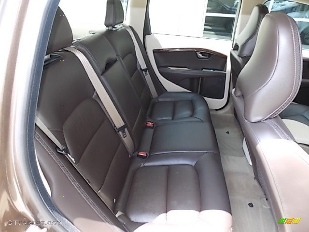 2014 Volvo XC70 T6 AWD Rear Seat Photos