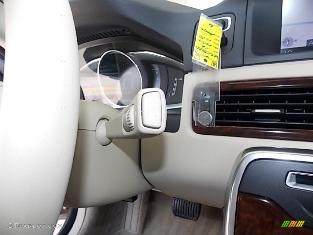 2014 Volvo XC70 T6 AWD Controls Photo #96412646