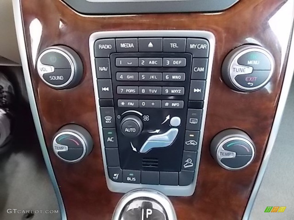 2014 Volvo XC70 T6 AWD Controls Photo #96412712