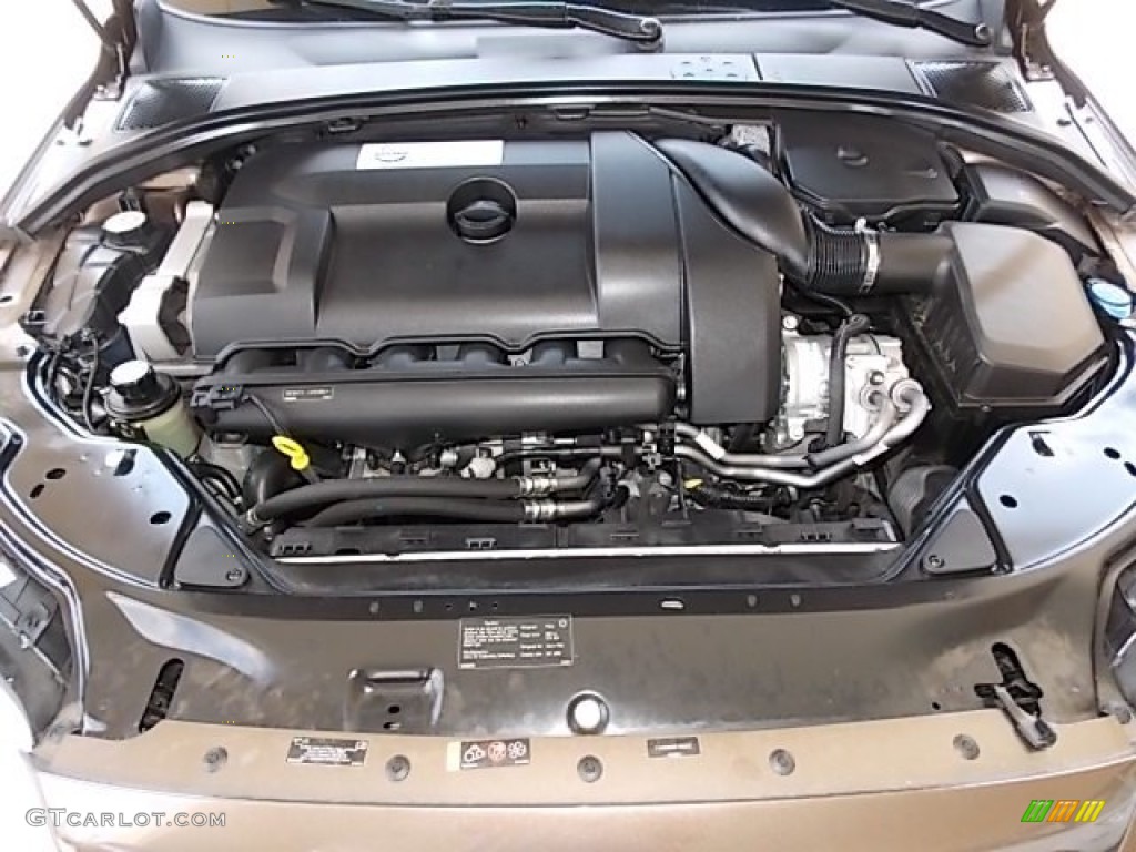 2014 Volvo XC70 T6 AWD Engine Photos
