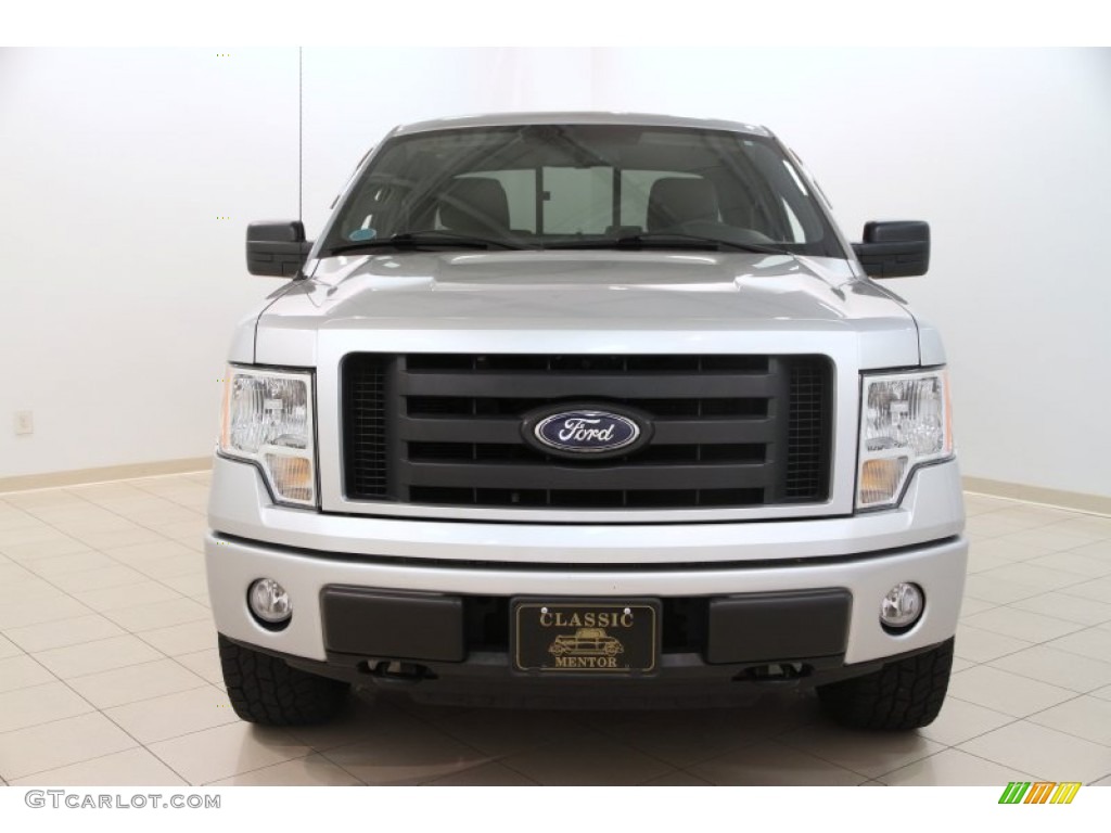 2010 F150 STX SuperCab 4x4 - Ingot Silver Metallic / Medium Stone photo #2