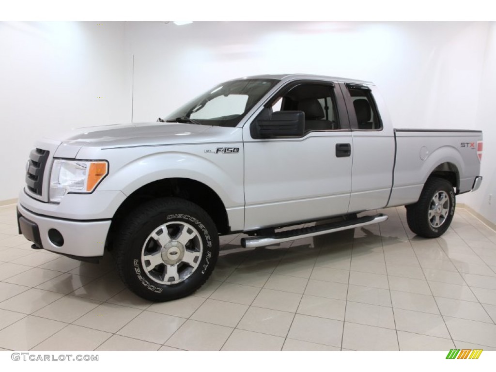 2010 F150 STX SuperCab 4x4 - Ingot Silver Metallic / Medium Stone photo #3