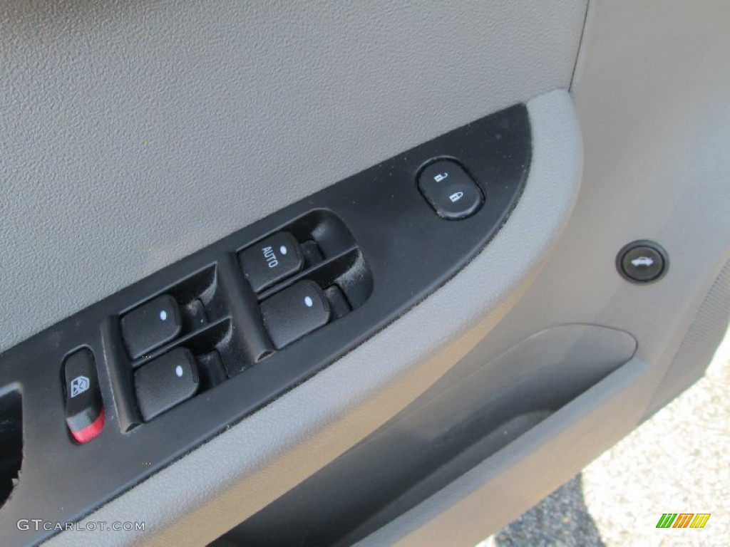 2009 Aura XR V6 - Quicksilver / Gray photo #13