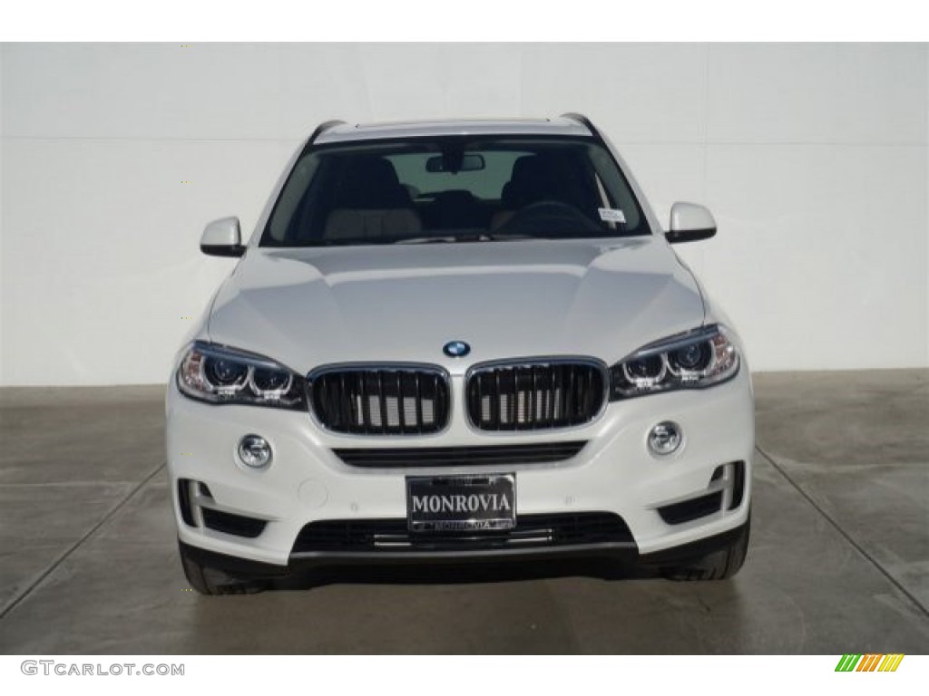 2014 X5 xDrive35i - Mineral White Metallic / Mocha photo #3