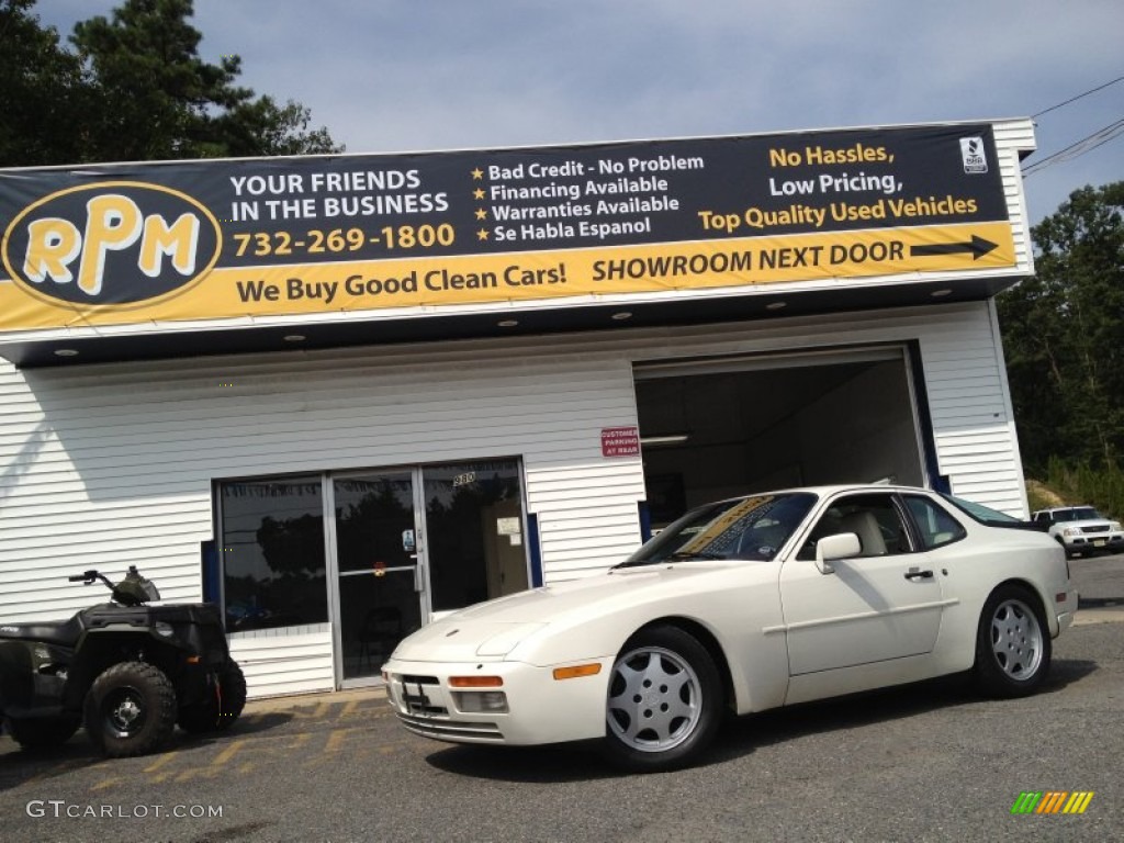White Porsche 944