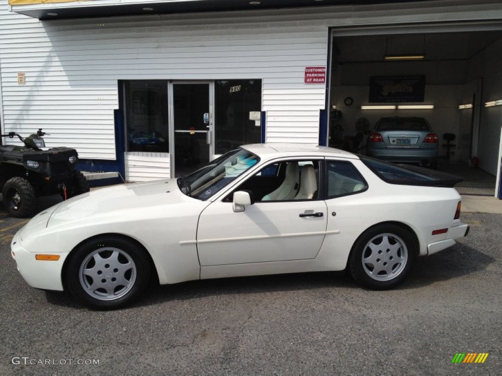 1986 944 Turbo - White / White photo #19