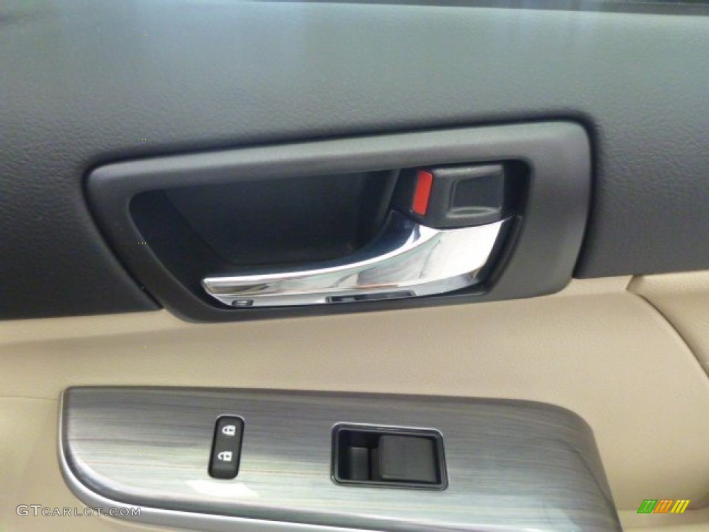 2013 Camry Hybrid XLE - Champagne Mica / Ivory photo #10