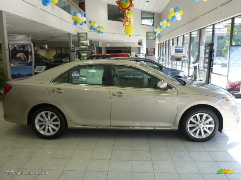 2013 Camry Hybrid XLE - Champagne Mica / Ivory photo #14